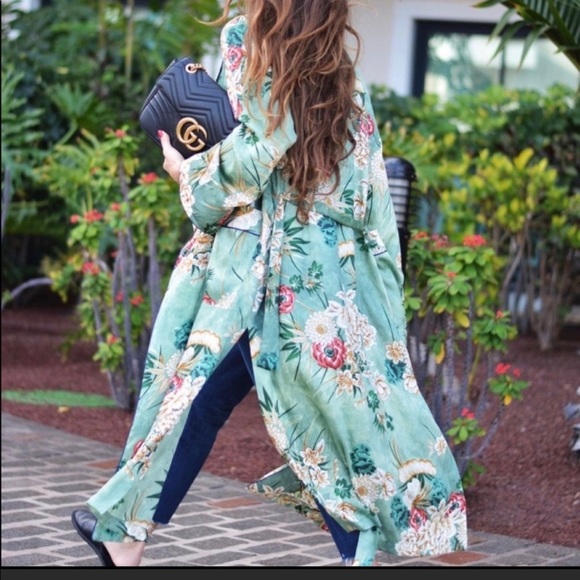 ❌SOLD❌ ZARA KIMONO! RARE BRAND NEW NEVER BEEN WORN - Picture 2 of 6